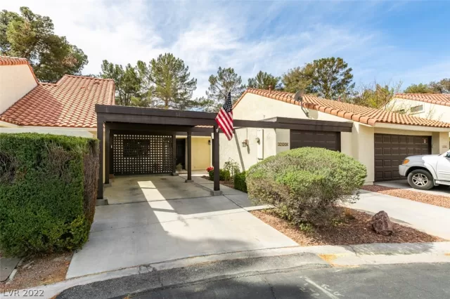 MLS: 2383499 Condo For Sale