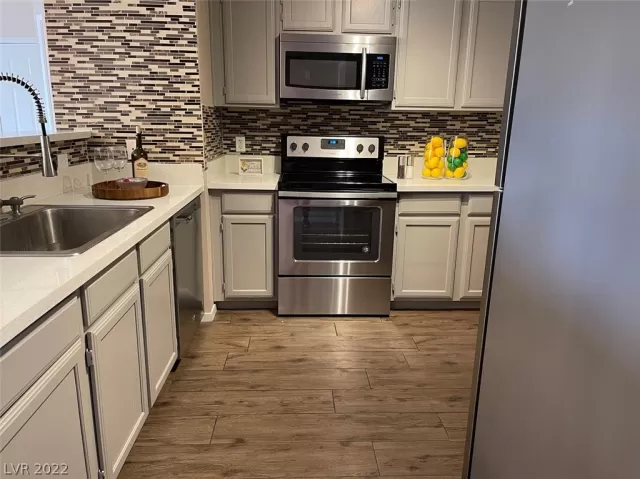 MLS: 2383501 Condo For Sale