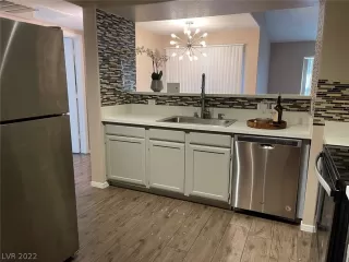 Photo #4: 2383501 Listing 