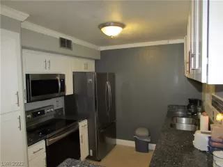 Photo #3: 2383502 Listing