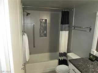 Photo #6: 2383502 Listing