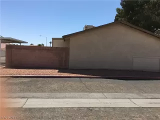 Photo #2: 2383506 Listing