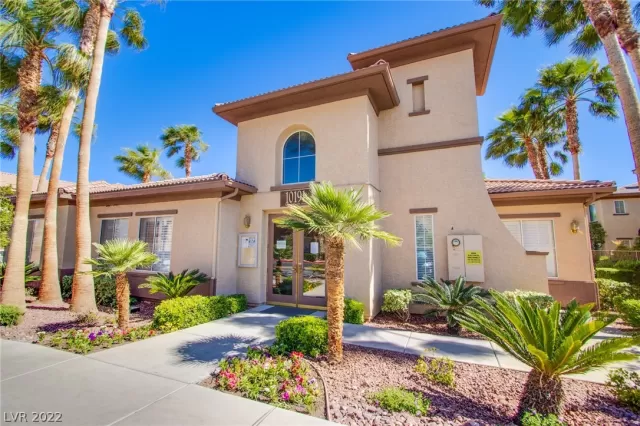 MLS: 2383513 Condo For Sale