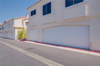 Photo #2: 2383525 Listing 