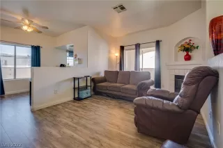 Photo #6: 2383525 Listing 
