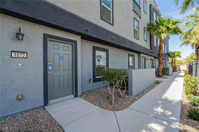 MLS: 2383563 Condo For Sale