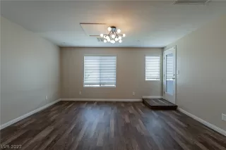 Photo #4: 2383563 Listing