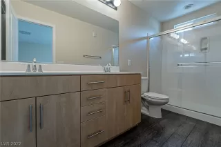 Photo #5: 2383563 Listing