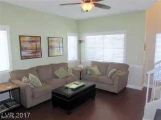 Photo #3: 2383591 Listing