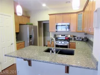 Photo #4: 2383591 Listing