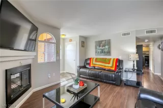 Photo #4: 2383601 Listing