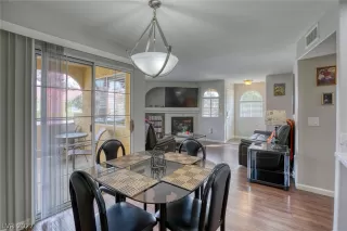 Photo #5: 2383601 Listing