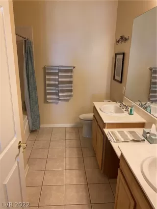 Photo #3: 2383603 Listing