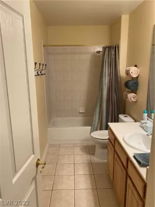 Photo #5: 2383603 Listing