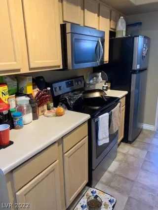 Photo #3: 2383617 Listing 