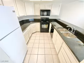 Photo #3: 2383654 Listing 