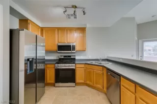 Photo #5: 2383665 Listing