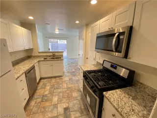 Photo #1: 2383669 Listing 