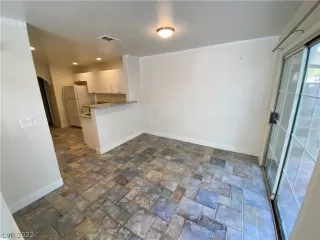 Photo #3: 2383669 Listing 