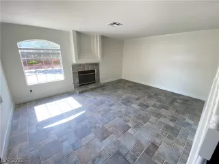 Photo #4: 2383669 Listing 