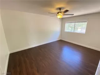 Photo #6: 2383669 Listing 