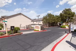 Photo #3: 2383673 Listing 