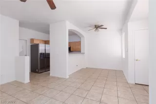 Photo #6: 2383673 Listing 