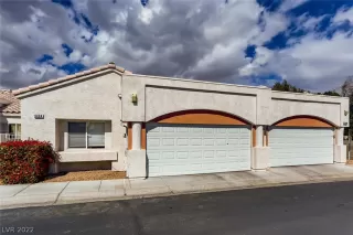 Photo #1: 2383679 Listing