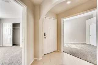 Photo #2: 2383679 Listing