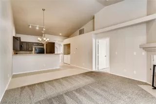 Photo #5: 2383679 Listing