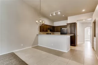 Photo #6: 2383679 Listing