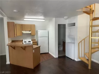 Photo #2: 2383686 Listing 