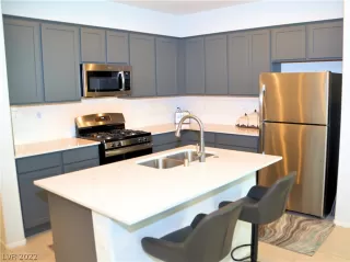 Photo #1: 2383694 Listing