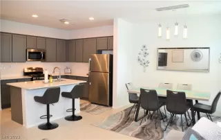 Photo #3: 2383694 Listing