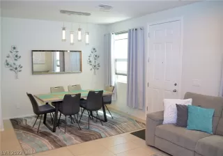 Photo #4: 2383694 Listing