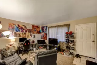 Photo #5: 2383698 Listing