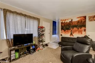 Photo #6: 2383698 Listing