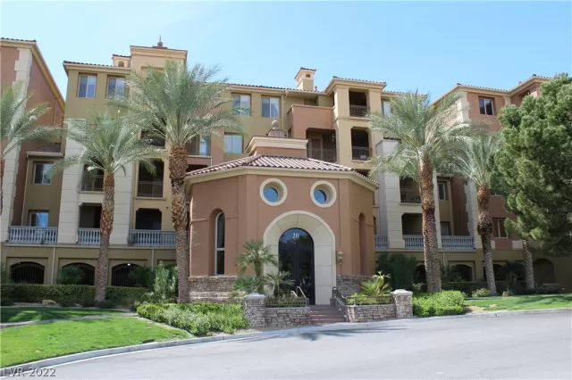 MLS: 2383721 Condo For Sale