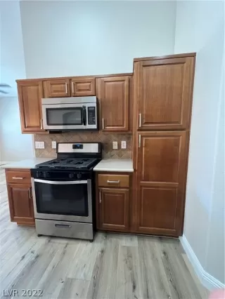 Photo #6: 2383725 Listing