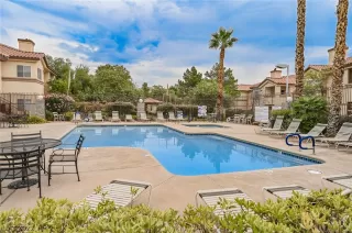 Photo #4: 2383746 Listing