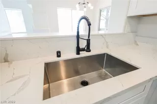 Photo #6: 2383746 Listing