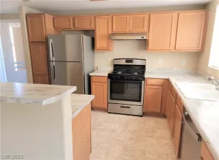 Photo #6: 2383760 Listing