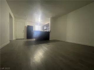 Photo #2: 2383773 Listing 