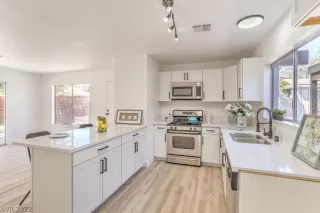 Photo #1: 2383812 Listing 