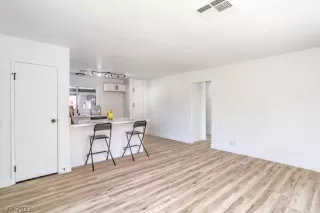 Photo #2: 2383812 Listing 