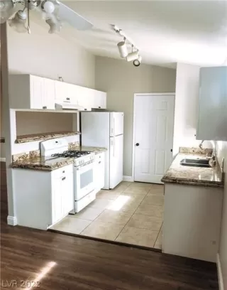 Photo #1: 2383818 Listing