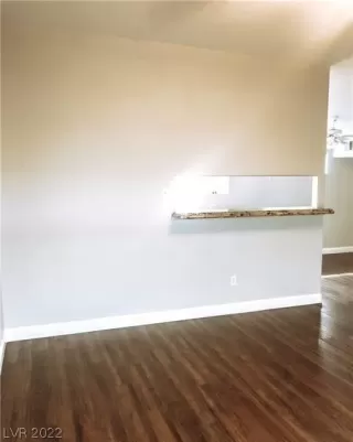 Photo #4: 2383818 Listing