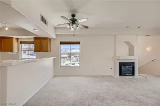 Photo #4: 2383827 Listing
