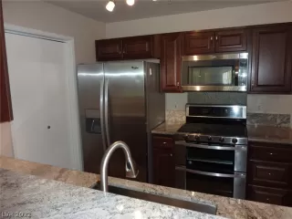 Photo #4: 2383849 Listing 