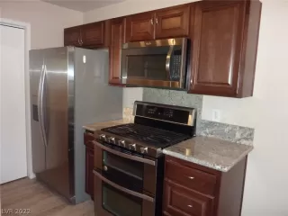 Photo #5: 2383849 Listing 